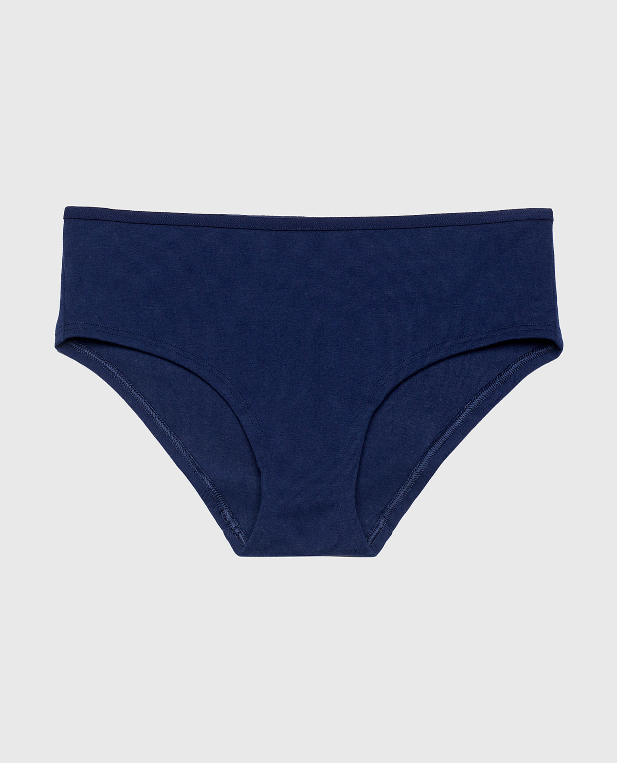 La Senza Culotte hipster dans la caverne océanique