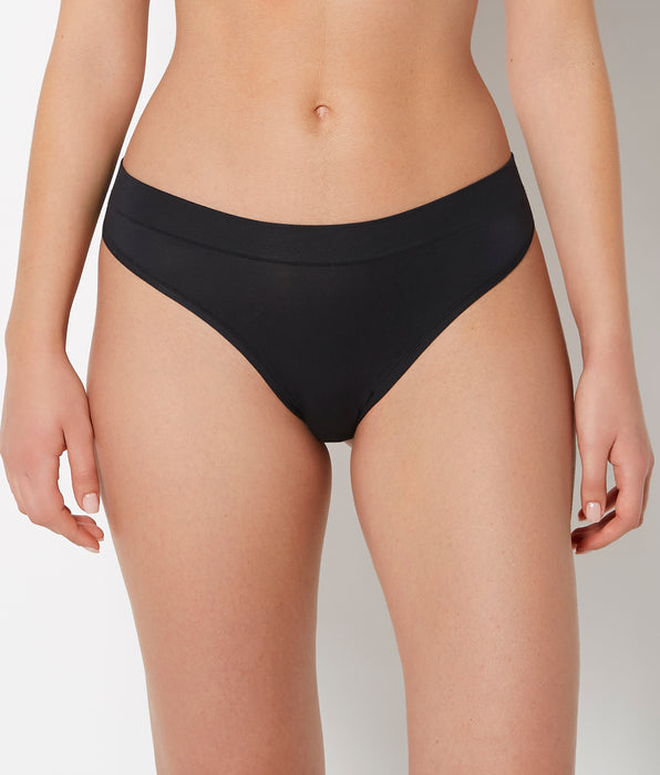 La Senza Smooth Comfort High Leg Thong Panty in Tuxedo Black