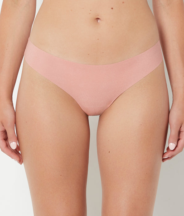 La Senza Tanga invisible sable du désert