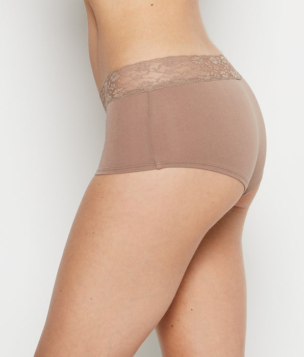 La Senza Culotte Boyshort dans un arbre sans feuilles