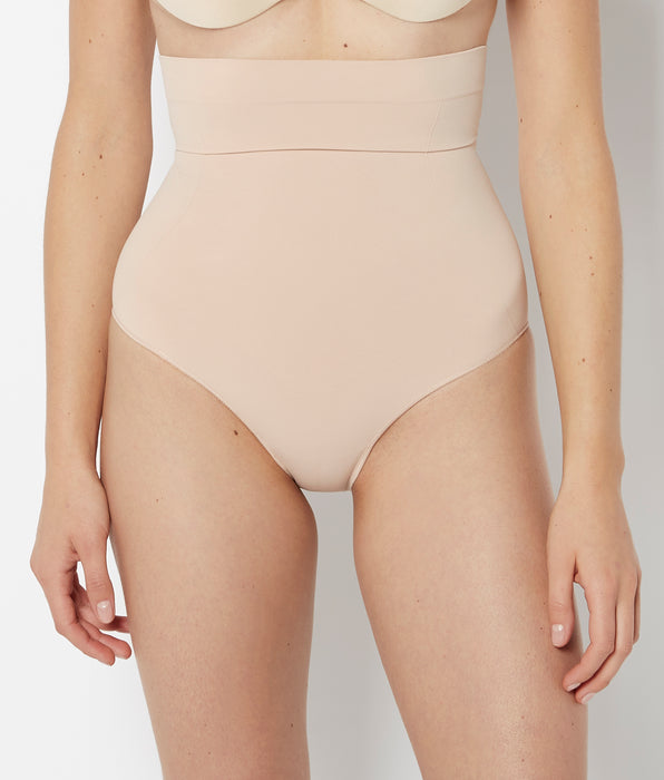 La Senza Sculpting High Rise Brief in Rosetan