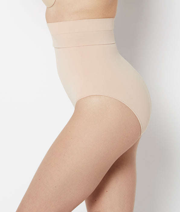 La Senza Sculpting High Rise Brief in Rosetan