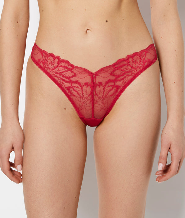 La Senza Tanga échancré en dentelle somptueuse rouge passion