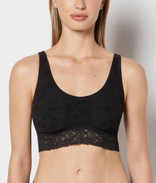 La Senza Unlined Scoop Bralette in Ultra Lace in Tuxedo Black
