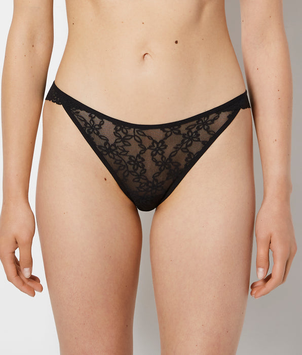 La Senza Mini Cheeky Panty in Ultra Lace in Tuxedo Black